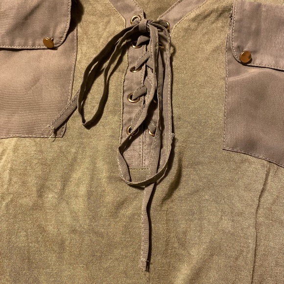 Venus small olive green tee - Picture 5 of 7